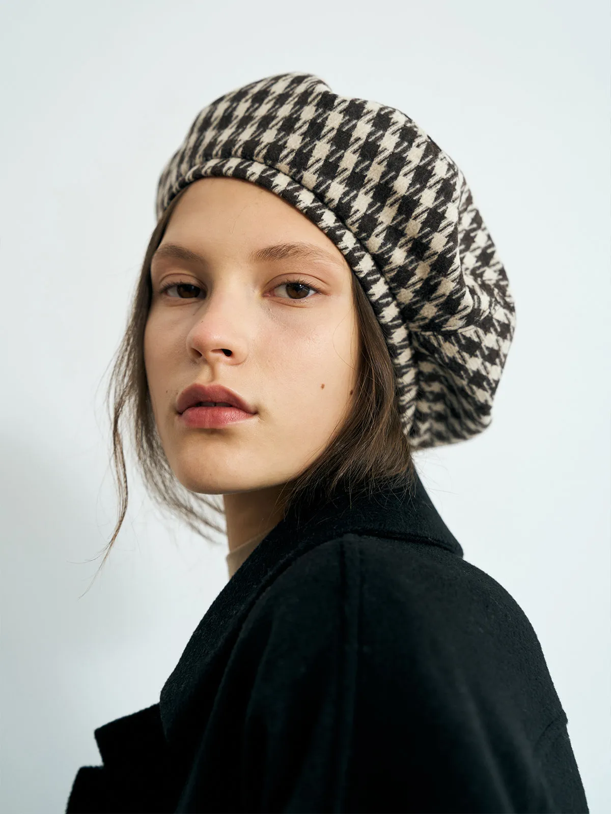 "Houndstooth" Beret Hat - Mocha