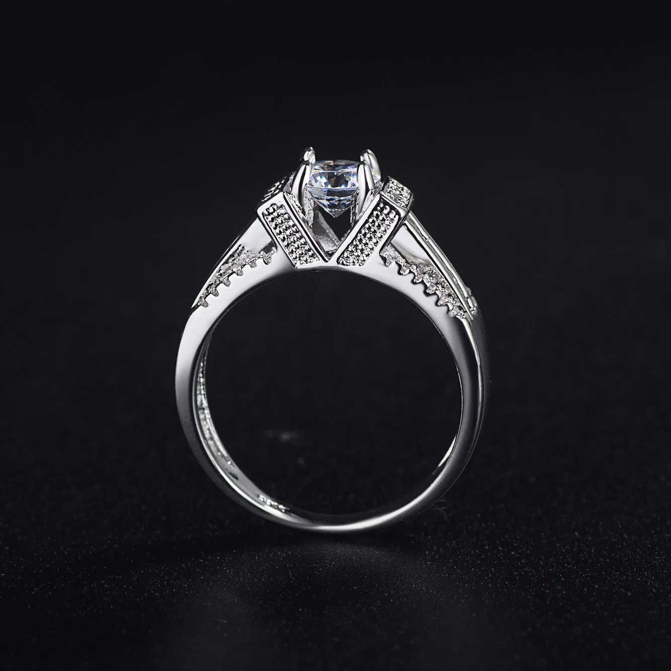 Vintage Geometric Ring for Women Featuring Sparkling Diamond Zircon Accent